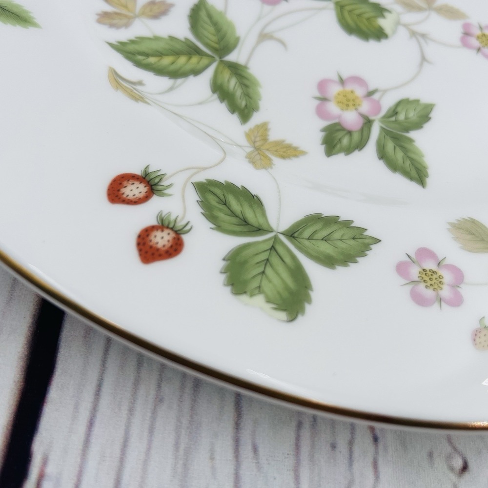 Wedgewood Wild Strawberry Bone China 8" Salad Plate Replacement Single R4406 - Picture 2 of 7